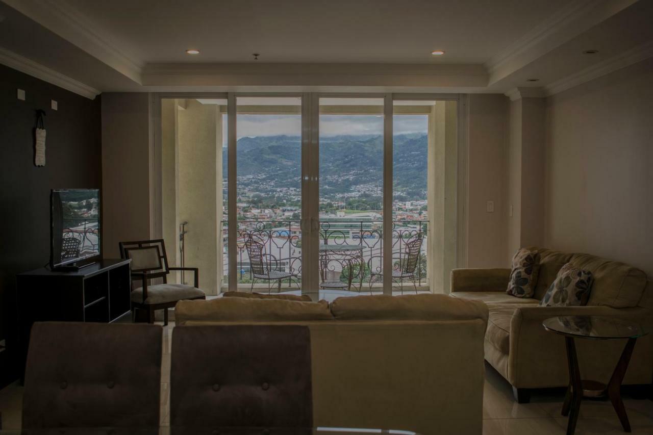 Torres Del Lago Suites And Apartments Сан-Хосе Екстер'єр фото